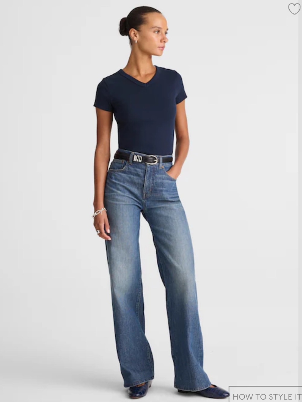 Madewell The '90s V-Neck Baby Tee in Compact Cotton - Navy